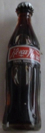 m06009-1 € 5,00 coca cola mini flesje 8 cm hoog.jpeg